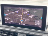 ●純正ナビ:一体感のあるナビは、高級感ある車内を演出してくれます。Bluetooth再生などオーディオ機能も充実しておりますので、運転もより楽しめます♪
