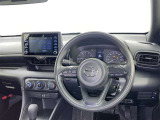 運転席まわりです。 各操作スイッチは使いやすい位置に配置されてます。