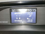 左右独立温度コントロールフルオートエアコンです。運転席、助手席それぞれで独立して温度設定ができます。冷え性の方が乗っても安心ですね♪