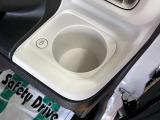 ホットドリンクをちょうど良い温度でキープしてくれる保温機能付きのホッとカップホルダー