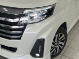 【シーケンシャルターンランプ付きLEDヘッドライト】人気の『流れるウィンカー』付きのLEDヘッドライトを装備♪高級感はもちろん、点灯時は存在感たっぷりで他車からも認識されやすく安心です。