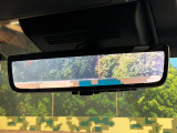 【デジタルインナーミラー】後席の大きな荷物や同乗者で後方が確認しづらい時でも安心!カメラが撮影した車両後方の映像をルームミラー内に表示。クリアな視界で状況の確認が可能です!