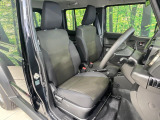 運転席まわりには十分なスペースがあり、大柄な方でもゆったり運転していただける環境です。