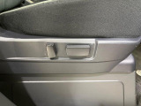 【パワーシート】スイッチ一つで簡単にシートの微調整が可能!電動だから力もいりません!快適なシートポジションにセットして、快適なドライブをお楽しみください。