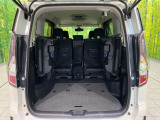 普段のお買い物や通勤、送迎等に十分な荷室スペースを確保しております。セカンドシートを跳ね上げると、大きな荷物の積載も可能です♪