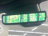 【デジタルインナーミラー】後席の大きな荷物や同乗者で後方が確認しづらい時でも安心!カメラが撮影した車両後方の映像をルームミラー内に表示。クリアな視界で状況の確認が可能です!