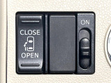 【パワースライドドア】スマートキーや運転席のスイッチでスライドドアの開閉が可能♪電動だから力を入れてドアを開ける必要が無く、小さいお子様でも、重い荷物を持っている時もラクに開け閉めできます♪