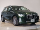【BMWの伝統-2】時代を超える美しさ。磨き抜かれたエアロダイナミクスが瞳を奪う。一目で伝わるスポーティーなプロポーションは、BMWの走行性能を生み出すのに欠かせない要因の一つです。