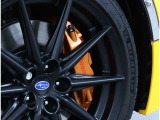 brembo製ベンチレーテッドディスクブレーキ!マッドブラック塗装18インチアルミホイール!