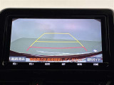 バックガイドモニターで、後方を確認しながら安心して駐車することができます。運転初心者も熟練者も必須の機能ですよ!