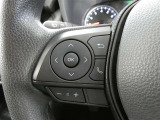 【ステアリングスイッチ】ステアリングから手を伸ばさなくても簡単にオーディオコントロールできますので、安全ですね。