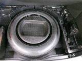 スペアタイヤ積み込みです