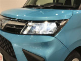 LEDヘッドライトです。デザイン性がよくとても明るいので、夜間の走行や悪天候でも安心です。しかも長寿命!