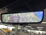 【デジタルインナーミラー】後席の大きな荷物や同乗者で後方が確認しづらい時でも安心!カメラが撮影した車両後方の映像をルームミラー内に表示。クリアな視界で状況の確認が可能です!