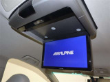 【後席モニター】装着車、お子様達にも大人気!後ろの席でテレビ番組やお好みのDVDが見れるので退屈せずにお過ごし頂けます!