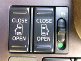 両側パワースライドドア付♪狭い駐車スペースなどでの乗り降りラクラク!小さなお子さまのいるご家庭には嬉しい装備♪