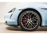 20インチTaycanTurboエアロホイールでございます。