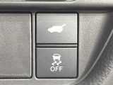 【パワーバックドア】スマートキーや運転席のボタンを押すだけでリアゲートが自動で開閉します!荷物を持っている時や、高い位置にあるバックドアを閉める際に便利な機能です♪