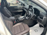 運転席開口部になります。乗りやすいです。