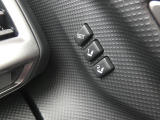 運転席はシートメモリー機能が付いているので、自分以外の人がシートを動かしても、ボタン一つでセットした位置に戻せます。