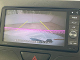 【バックカメラ】駐車時に後方がリアルタイム映像で確認できます。大型商業施設や立体駐車場での駐車時や、夜間のバック時に大活躍!運転スキルに関わらず、今や必須となった装備のひとつです!