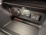 運転席・助手席シートヒーター付き♪お尻や腰回りを温めてくれますよ(^^♪