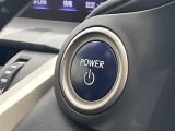 【 スマートキー・プッシュスタート 】鍵を挿さずにポケットに入れたまま鍵の開閉、エンジンの始動まで行えます。
