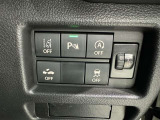 コーナーセンサーを車の前後に装備。障害物までの距離に応じて警告音を変えてお知らせ。縦列駐車時や駐車場・車庫などでの取り回しをサポートします。詳細は販売店スタッフまでおたずねください。