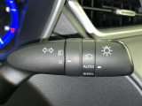 【オートライト】車外の明るさに応じて自動的にライトの点灯・消灯をしてくれます