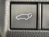 【パワーバックドア】スマートキーや運転席のボタンを押すだけでリアゲートが自動で開閉します!荷物を持っている時や、高い位置にあるバックドアを閉める際に便利な機能です♪
