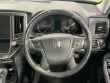 【純正革巻きステアリング】上質な革を使用することで、手にしっかり馴染みとても運転しやすいハンドルです♪