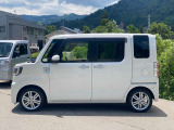 展示前及び納車までに弊社基準に沿って、入念な点検・整備を実施します。交換時期の消耗品は、交換後納車!点検・整備費用は店頭表示価格に含まれております。ご安心ください。