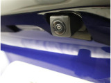 バックカメラが付いているので後方確認が非常にしやすいです。今や運転初心者も熟練者も必須装備!ついていて損はないですね♪