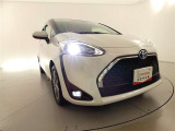 LEDヘッドライトです。デザイン性がよくとても明るいので、夜間の走行や悪天候でも安心です。しかも長寿命!