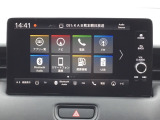ドライブの必需品。Honda CONNECTディスプレーを搭載しています。ナビ、スマホ連携、車両情報表示、各種設定操作を一つに集約した高機能タッチパネル。直感的に使える便利なインターフェースです。