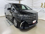 広々とした車内空間に優れた燃費性能。更にデザインも上質で人気のお車です!