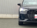 Audiでは2004年以降、この逆台形型のシングルフレームグリルを採用しています。他ブランドのフロントマスクデザインにも大きな影響を与えています。