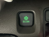 ★ECONスイッチ★ エコドライブを加速しよう!スイッチをONにすると、運転の仕方によるロスを抑え込み燃費をよくするようクルマが頑張ります(*^ー^*)燃費向上にチャレンジ♪