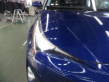 1灯の光源でハイ・ローを切り替えられるBi-Beam LEDランプ。通常ランプの2倍以上明るく約10年のロングライフです。