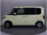 後席両側電動スライドドア☆ 小さなお子様の乗り降りも気楽に行えます。荷物で手一杯の際も、アクションスイッチでドアの開閉ができる上、開口部も広いため大きな物でも一人で積込みが行いやすいです!