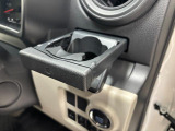 【運転席側ドリンクホルダー】