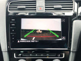 リアビューカメラを装備、狭い駐車場も安心です。
