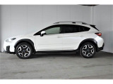 スバルの4WD(AWD)は直進安定性に優れ、日常走行から高速走行まで、さまざまなシーンで安心感に満ちた走りが愉しめます。それは悪路や泥道など左右のタイヤの路面状況が異なるシーンでも変わりません。