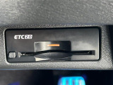 【ETC2.0(DSRC)】ETCカードを挿入すれば料金所はノンストップで通過できます。ETC限定の割引や、高速道路の情報提供サービスを利用できます。