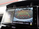 お車選びをお楽しみ頂けるよう、在庫車の展示スペースを十分に確保しております。
