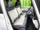 運転席まわりには十分なスペースがあり、大柄な方でもゆったり運転していただける環境です。