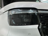 LEDヘッドライトは、点灯の瞬間から最大光量を発揮し、突然暗くなるトンネルなどでの安定感を高めます。