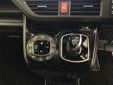 左右独立温度コントロールフルオートエアコンです。運転席、助手席それぞれで独立して温度設定ができます。冷え性の方が乗っても安心ですね♪
