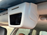【アイサイトVer2】前方の車両等を検知し、衝突しそうな時は警報で注意を促し、ブレーキを踏む力をサポート。ブレーキを踏めなかった場合は衝突被害軽減ブレーキが作動、衝突回避をサポートします。