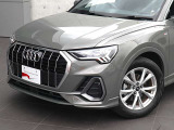 ・斜めからAudiを見るとプレス技術の高さを感じることができます。
